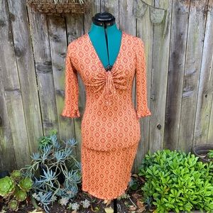 Stretchy lace-print summer dress